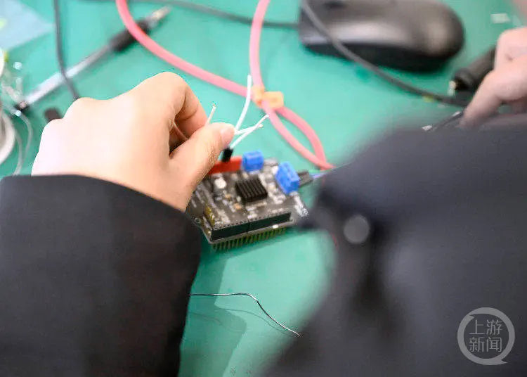 Angelo Li: Using Technology to Make the World Within Reach